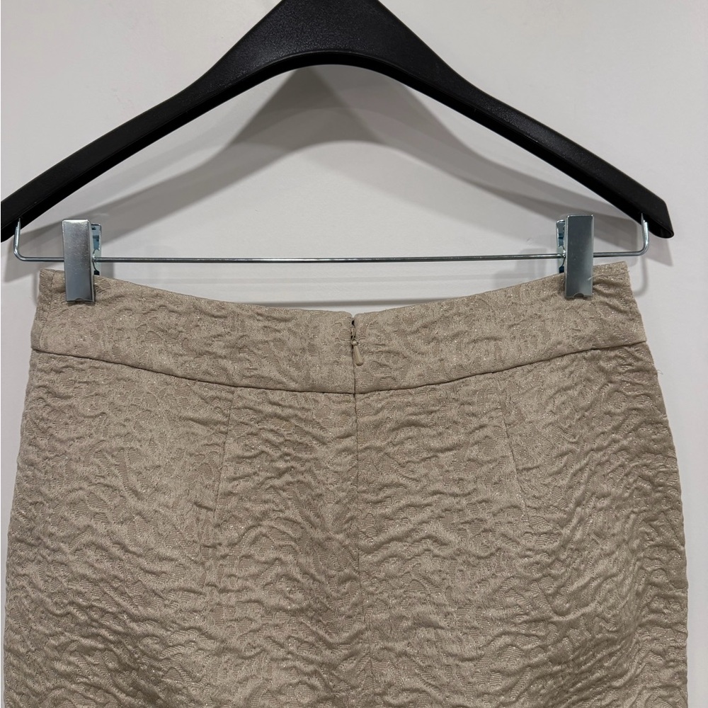 Banana Republic Jacquard Gold Shimmer Pencil Skirt. - Picture 8 of 10